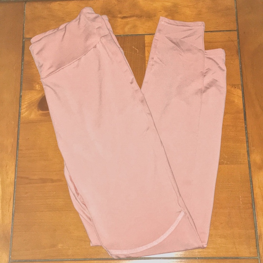 Pink workout leggings!